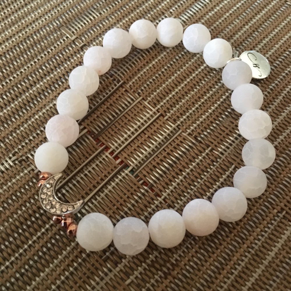 🎉4XHP🎉 Natural White Matted Frosted Agate Bracelet - Picture 2 of 7